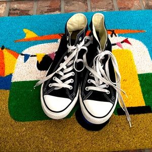 CONVERSE black high tops!🖤UNISEX🖤 in GREAT cond